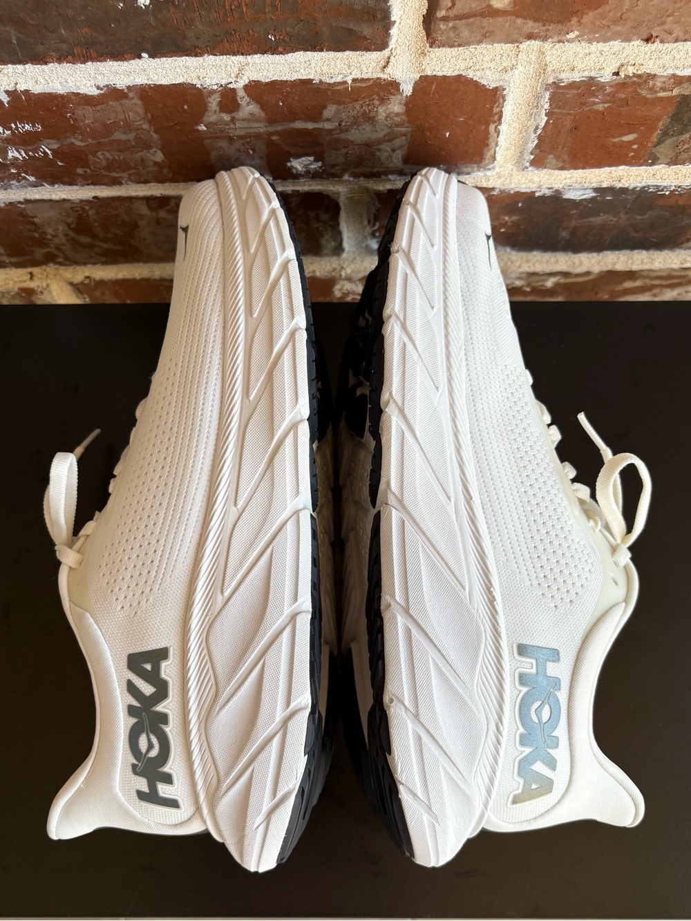 Hoka Arahi 7 Running Shoes White Sneakers Size 9 2E (Wide) - Picture 12 of 14